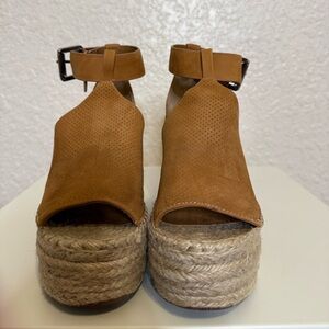 Brand:Marc Fisher / Stlye:Anne Espadrille / Color:Med Natural Suede / Size:5.5M